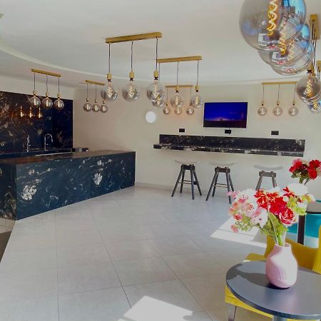 Axiom Park Hotel London Bagian luar foto