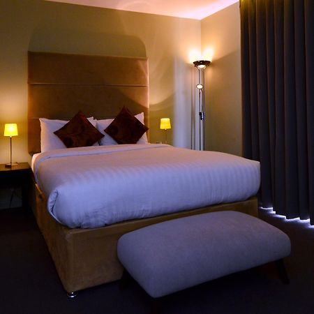 Axiom Park Hotel London Bagian luar foto