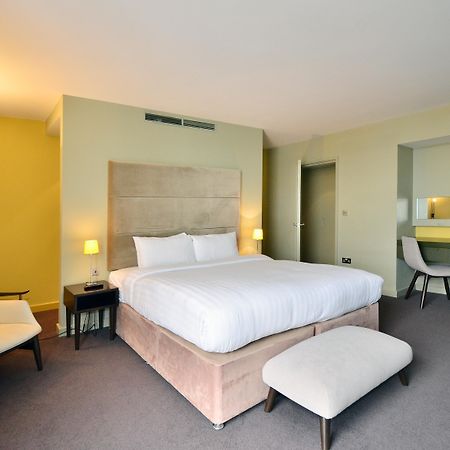 Axiom Park Hotel London Bagian luar foto