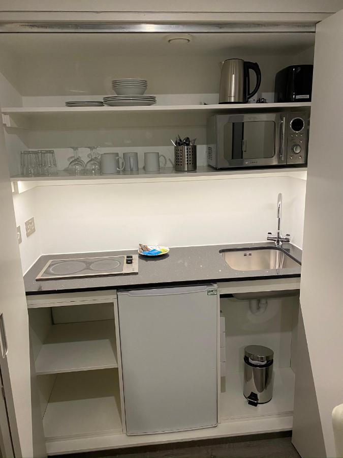 Axiom Park Hotel London Bagian luar foto
