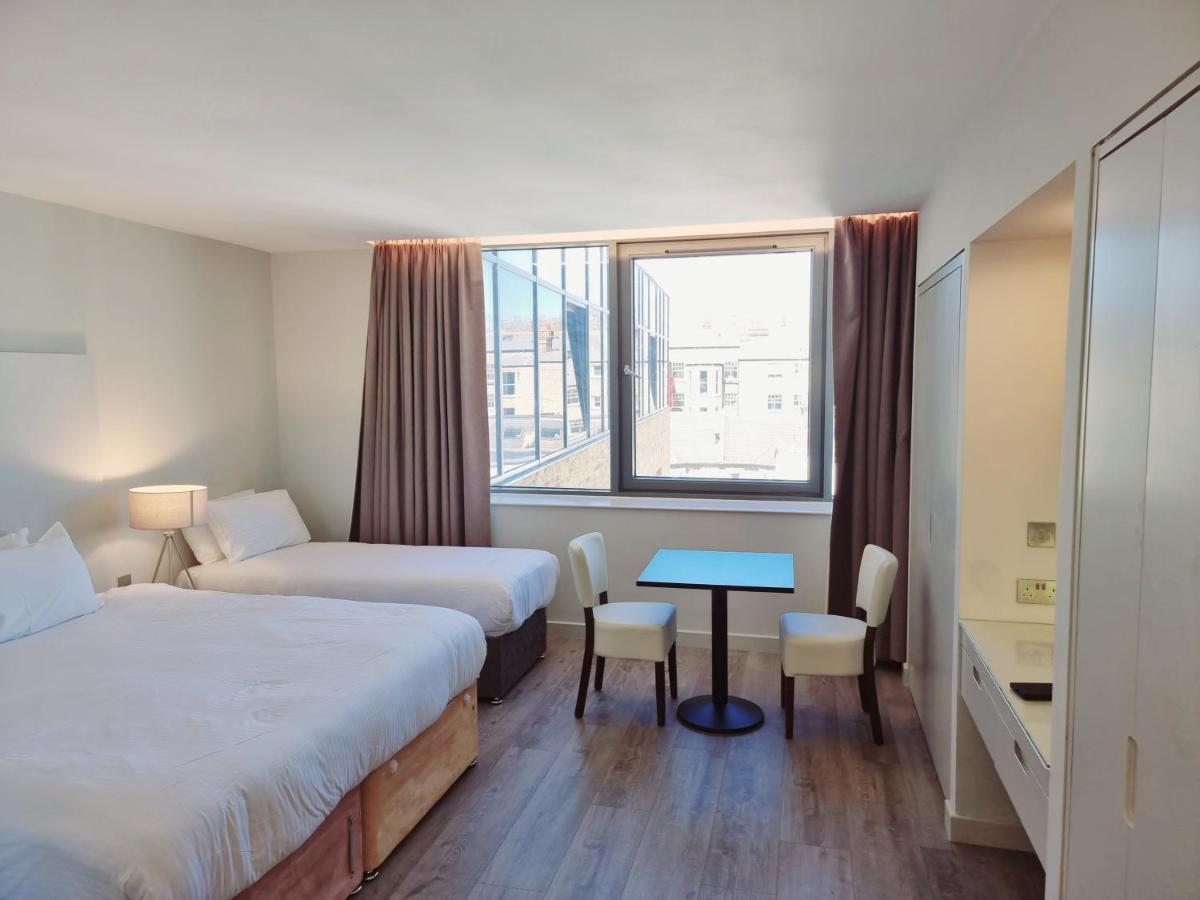 Axiom Park Hotel London Bagian luar foto