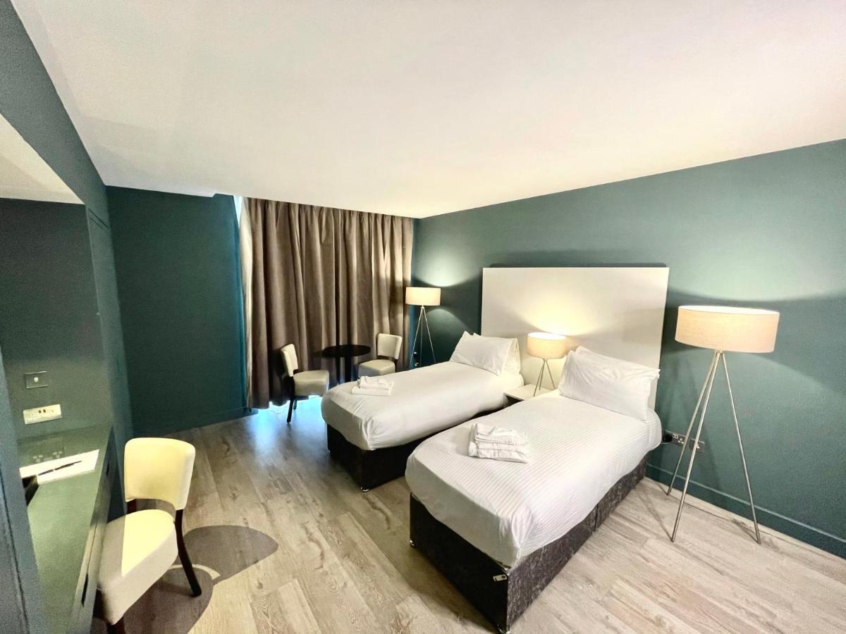 Axiom Park Hotel London Bagian luar foto