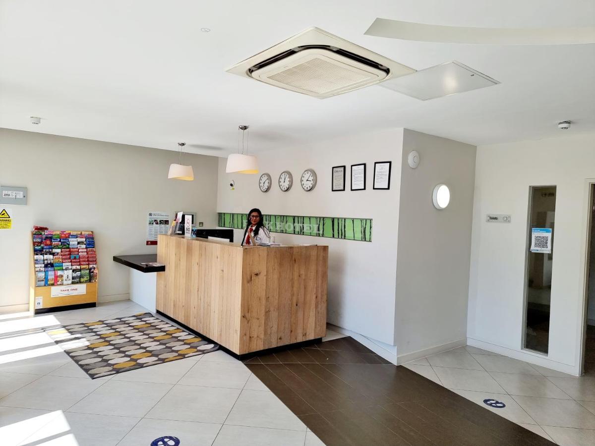 Axiom Park Hotel London Bagian luar foto